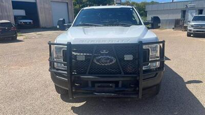 2017 Ford F550 Super Duty Crew Cab & Chassis XL 179  W.B. 4D   - Photo 6 - Waco, TX 76706