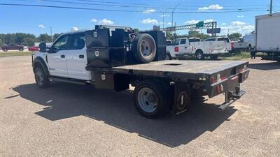 2017 Ford F550 Super Duty Crew Cab & Chassis XL 179  W.B. 4D   - Photo 2 - Waco, TX 76706