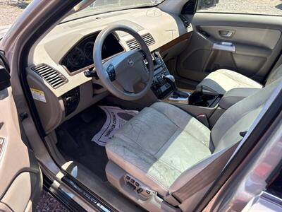 2004 Volvo XC90 2.5T   - Photo 5 - Phoenix, AZ 85009