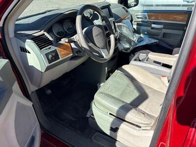 2008 Chrysler Town & Country Limited   - Photo 6 - Phoenix, AZ 85009