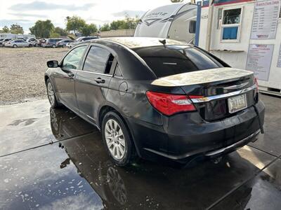 2014 Chrysler 200 LX - Photo 2 - Phoenix, AZ 85009
