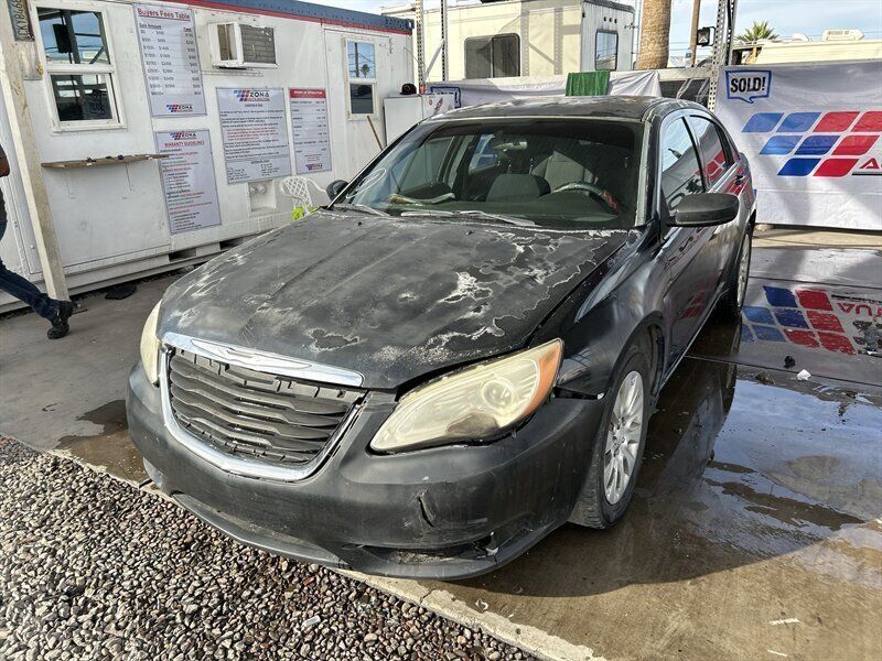 2014 Chrysler 200 LX  