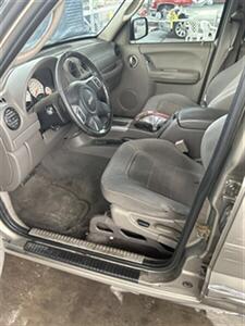2004 Jeep Liberty Limited   - Photo 6 - Phoenix, AZ 85009