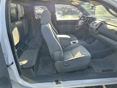 2005 Toyota Tacoma PreRunner V6   - Photo 5 - Phoenix, AZ 85009