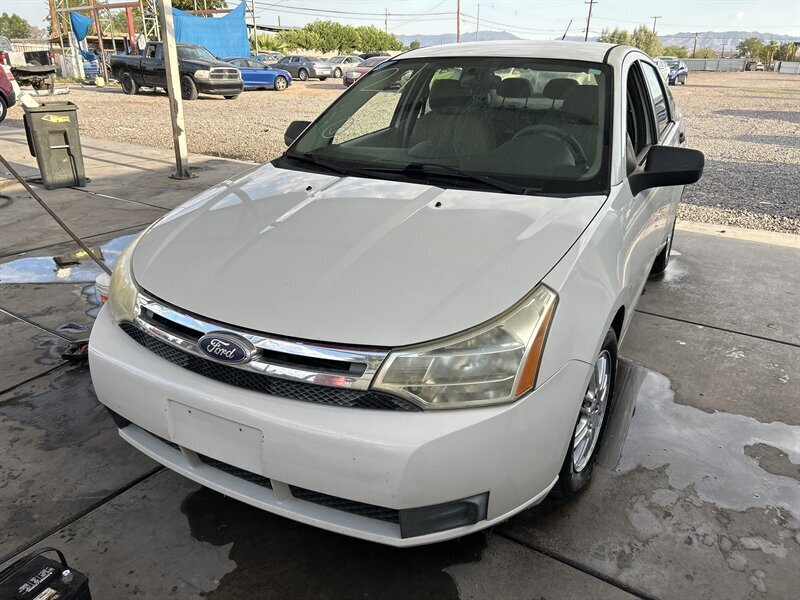 2010 Ford Focus SE - Photo 1 - Phoenix, AZ 85009