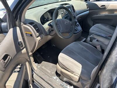 2010 Kia Sedona LX   - Photo 5 - Phoenix, AZ 85009