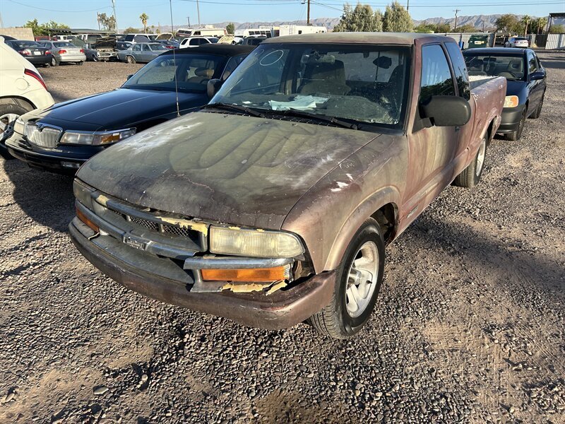 1998 Chevrolet S-10 LS - Photo 1 - Phoenix, AZ 85009