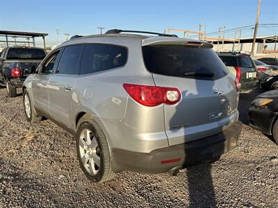 2009 Chevrolet Traverse LT - Photo 2 - Phoenix, AZ 85009