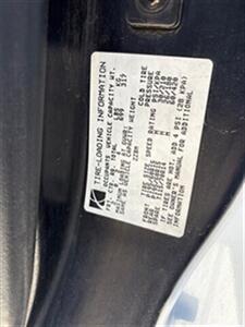2002 Saturn SC2   - Photo 6 - Phoenix, AZ 85009