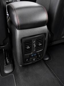 2021 Dodge Durango R/T - Photo 16 - Edmonton, AB T5G 3E5
