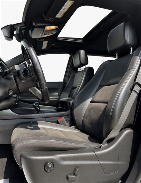 2021 Dodge Durango R/T - Photo 12 - Edmonton, AB T5G 3E5