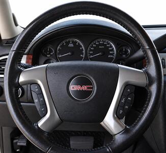 2014 GMC Yukon XL SLE - Photo 9 - Edmonton, AB T5G 3E5