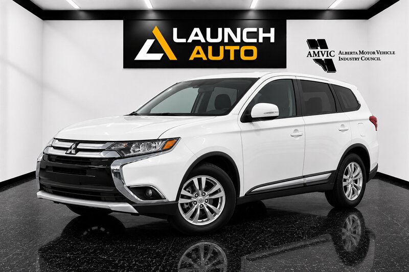 2017 Mitsubishi Outlander ES   - Photo 1 - Edmonton, AB T5G 3E5
