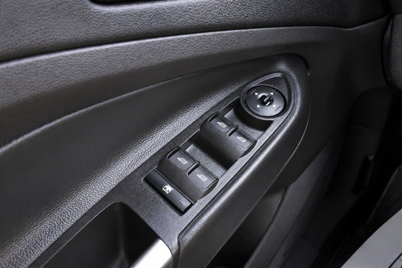 2017 Ford Escape SE - Photo 11 - Edmonton, AB T5G 3E5