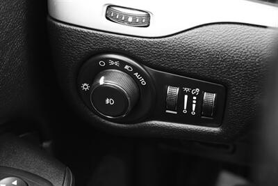 2016 Jeep Cherokee Trailhawk   - Photo 9 - Edmonton, AB T5G 3E5