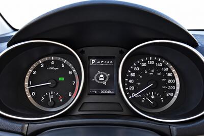 2017 Hyundai SANTA FE Sport 2.4L - Photo 8 - Edmonton, AB T5G 3E5