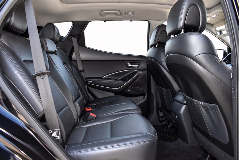 2017 Hyundai SANTA FE Sport 2.4L - Photo 13 - Edmonton, AB T5G 3E5