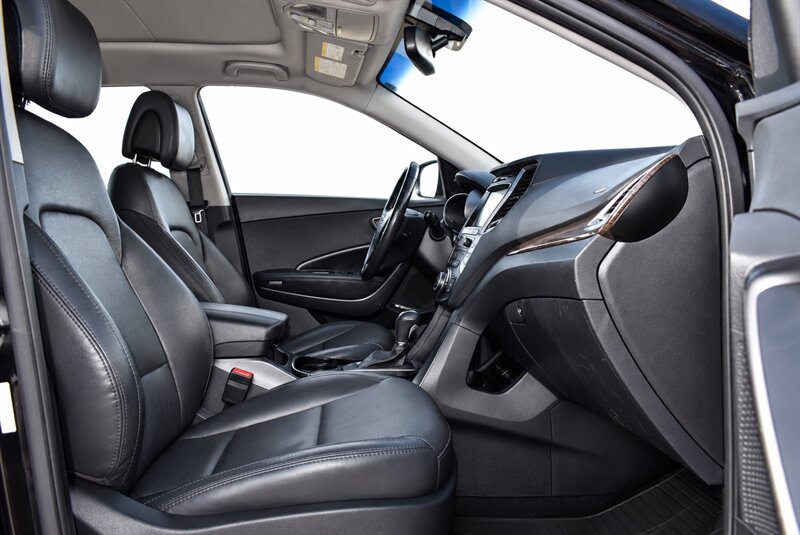 2017 Hyundai SANTA FE Sport 2.4L - Photo 11 - Edmonton, AB T5G 3E5