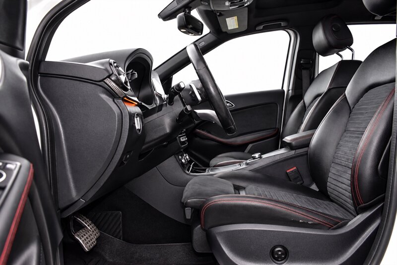 2016 Mercedes-Benz B 250 Sports Tourer 4MATI - Photo 6 - Edmonton, AB T5G 3E5