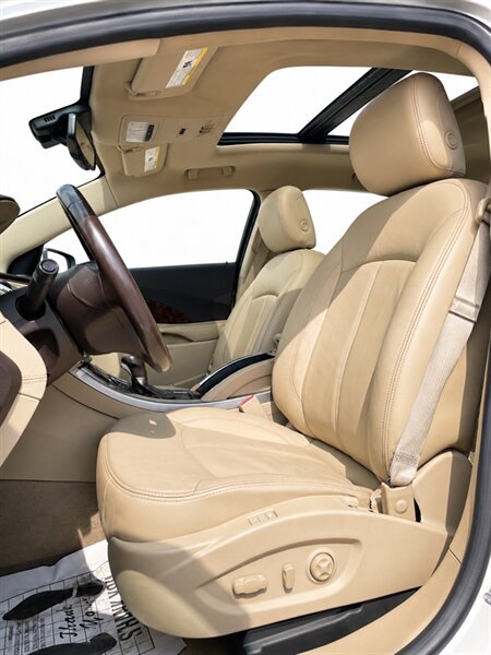 2013 Buick LaCrosse Luxury Group - Photo 12 - Edmonton, AB T5G 3E5