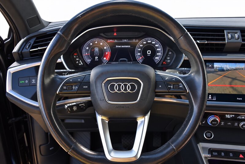 2021 Audi Q3 quattro Technik 45 TFSI - Photo 8 - Edmonton, AB T5G 3E5