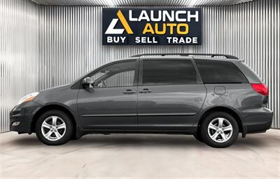 2007 Toyota Sienna LE 7-Passenger   - Photo 2 - Edmonton, AB T6B 0B7