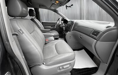 2007 Toyota Sienna LE 7-Passenger   - Photo 10 - Edmonton, AB T6B 0B7