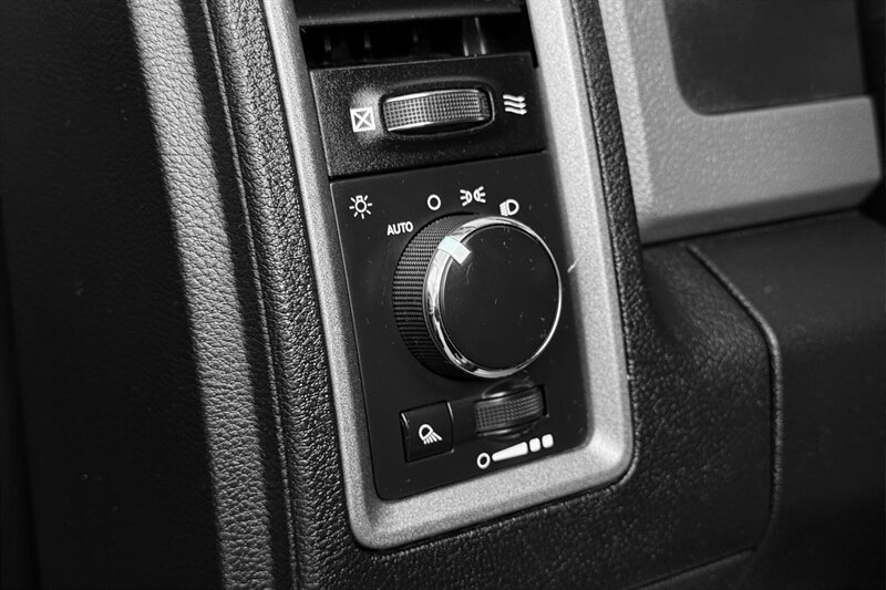 2015 RAM 1500 Tradesman - Photo 12 - Edmonton, AB T6B 0B7