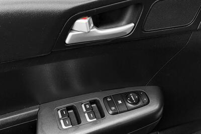 2019 Kia Sportage LX   - Photo 10 - Edmonton, AB T6B 0B7