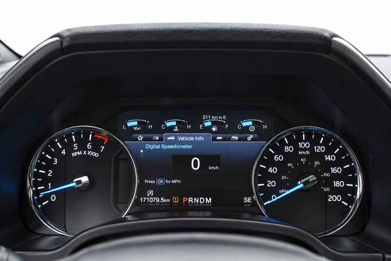 2018 Ford Expedition Limited - Photo 9 - Edmonton, AB T5G 3E5