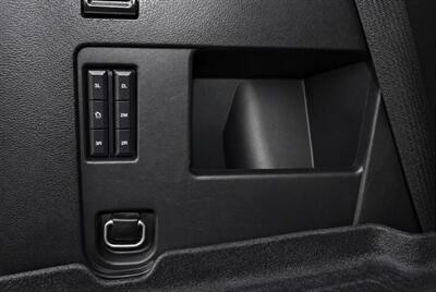 2018 Ford Expedition Limited - Photo 12 - Edmonton, AB T5G 3E5