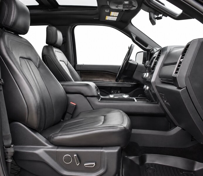 2018 Ford Expedition Limited - Photo 15 - Edmonton, AB T5G 3E5