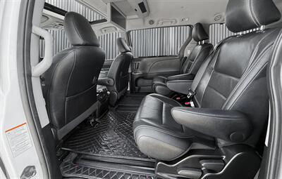2016 Toyota Sienna SE Premium 8-Passenger   - Photo 8 - Edmonton, AB T6B 0B7