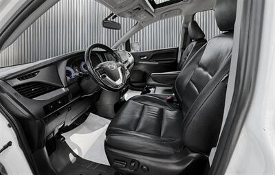 2016 Toyota Sienna SE Premium 8-Passenger   - Photo 7 - Edmonton, AB T6B 0B7