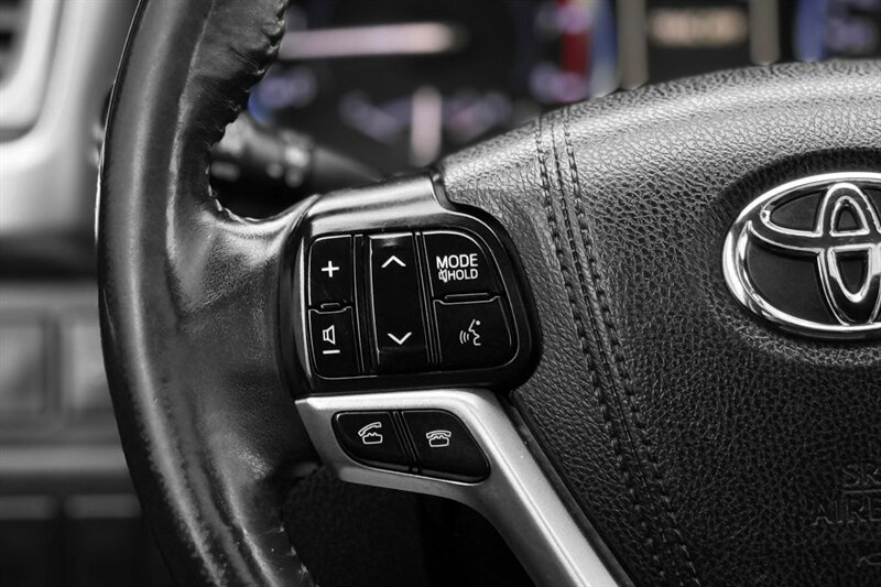 2015 Toyota Highlander XLE - Photo 17 - Edmonton, AB T6B 0B7