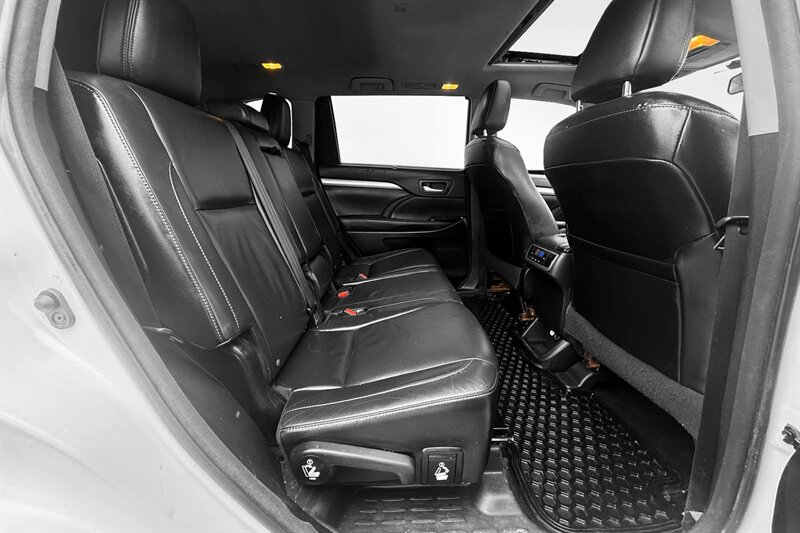 2015 Toyota Highlander XLE - Photo 29 - Edmonton, AB T6B 0B7