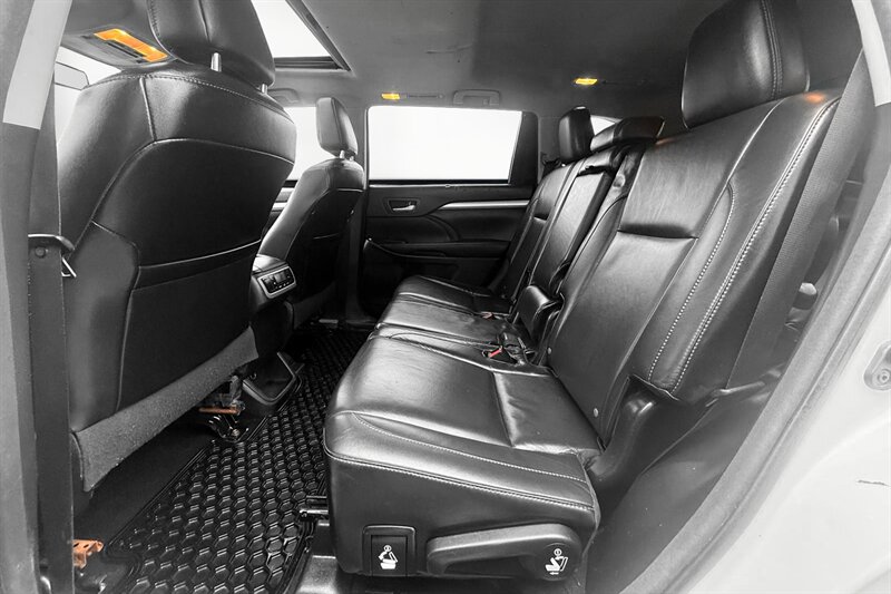 2015 Toyota Highlander XLE - Photo 26 - Edmonton, AB T6B 0B7