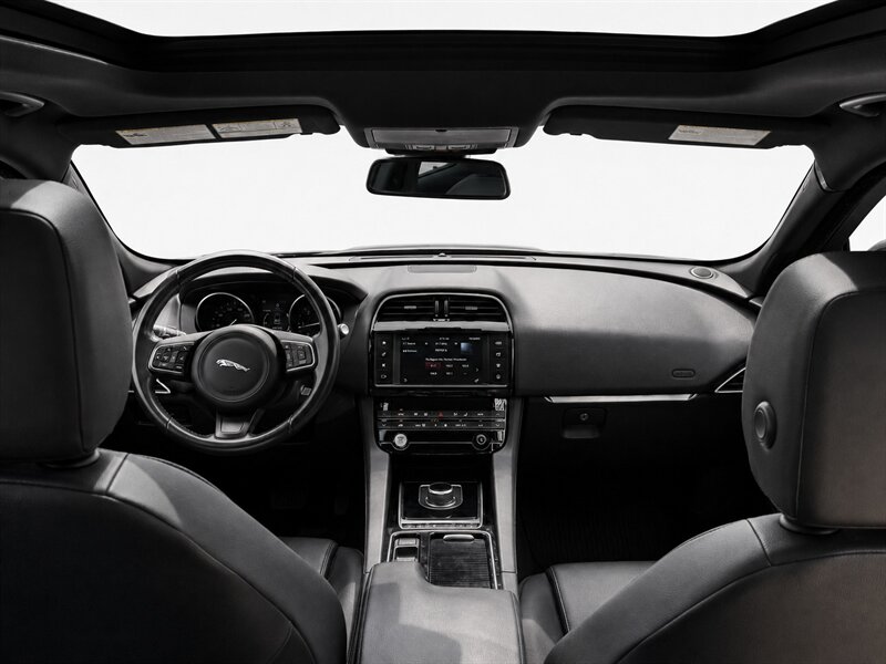 2018 Jaguar F-PACE 20d Premium - Photo 7 - Edmonton, AB T5G 3E5