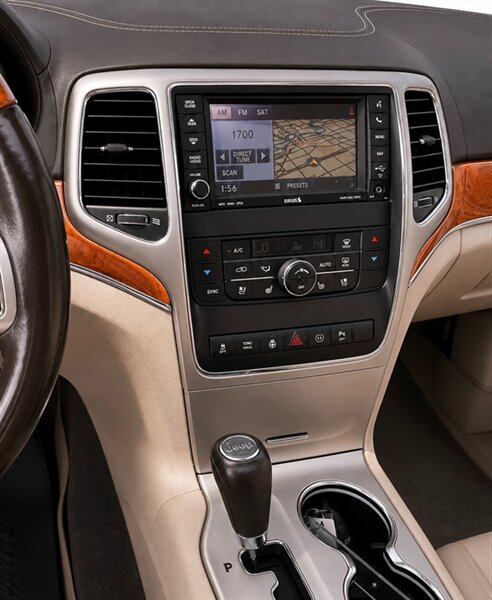 2012 Jeep Grand Cherokee Overland - Photo 9 - Edmonton, AB T5G 3E5