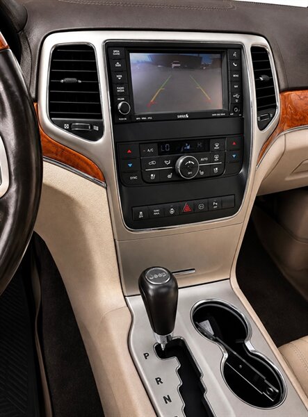 2012 Jeep Grand Cherokee Overland - Photo 11 - Edmonton, AB T5G 3E5