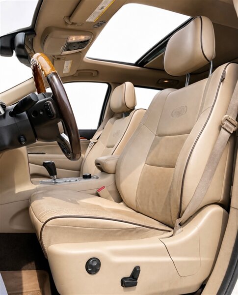 2012 Jeep Grand Cherokee Overland - Photo 12 - Edmonton, AB T5G 3E5