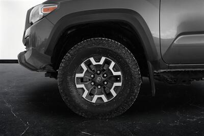 2017 Toyota Tacoma SR5 V6   - Photo 3 - Edmonton, AB T5G 3E5