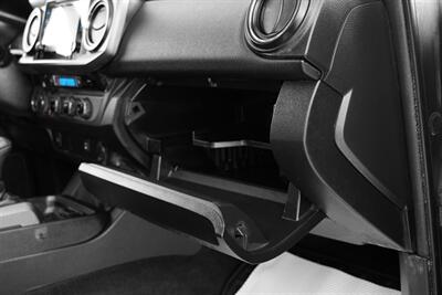 2017 Toyota Tacoma SR5 V6   - Photo 24 - Edmonton, AB T5G 3E5