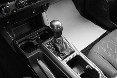 2017 Toyota Tacoma SR5 V6   - Photo 23 - Edmonton, AB T5G 3E5