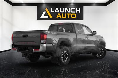 2017 Toyota Tacoma SR5 V6   - Photo 7 - Edmonton, AB T5G 3E5