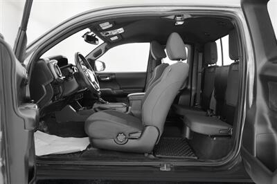 2017 Toyota Tacoma SR5 V6   - Photo 11 - Edmonton, AB T5G 3E5