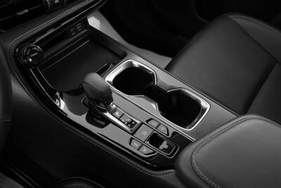 2025 Lexus NX 250 Signature   - Photo 22 - Edmonton, AB T5G 3E5