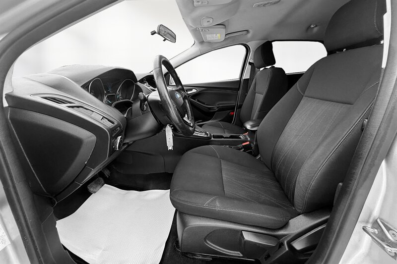 2017 Ford Focus SE - Photo 13 - Edmonton, AB T6B 0B7