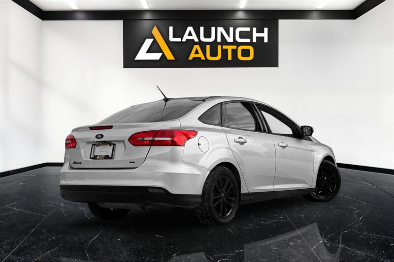 2017 Ford Focus SE - Photo 6 - Edmonton, AB T6B 0B7