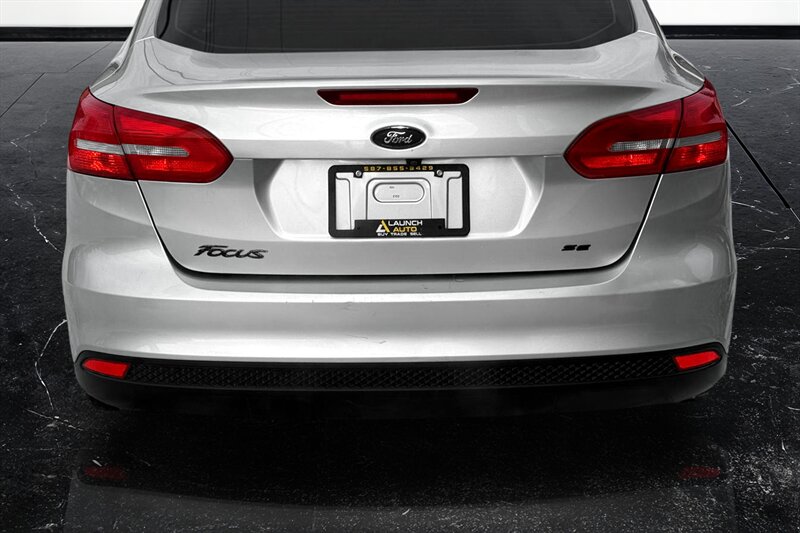 2017 Ford Focus SE - Photo 4 - Edmonton, AB T6B 0B7